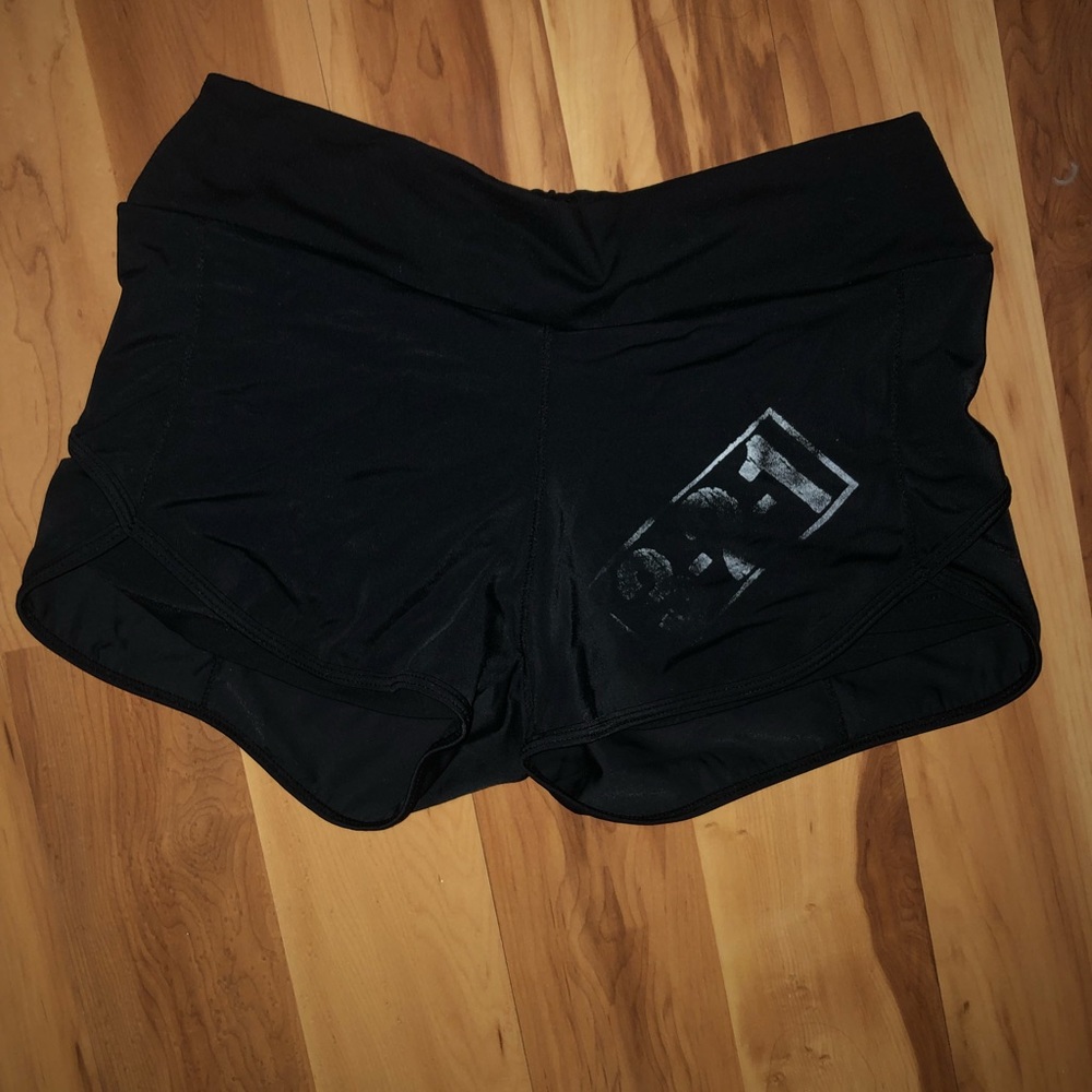 Size large 3.2.1 booty shorts